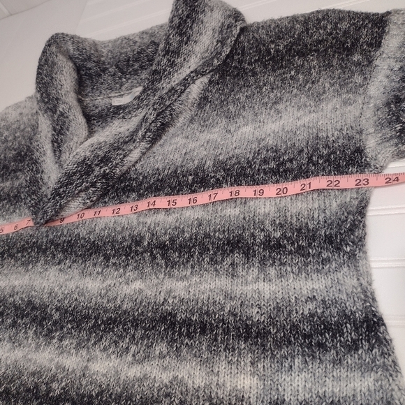 Maurices women's sweater pullover shor sleeve size (3) - Picture 8 of 8